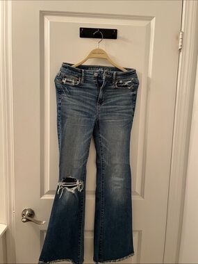 American Eagle Outfitters Flare Jeans - Blue Distressed